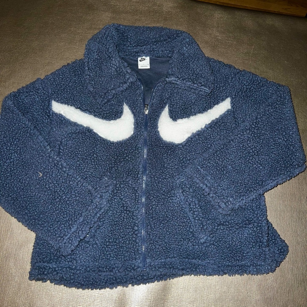 Nike NSW Swoosh Sherpa Jacket Thunder Blue White Women’s Size small EUC
